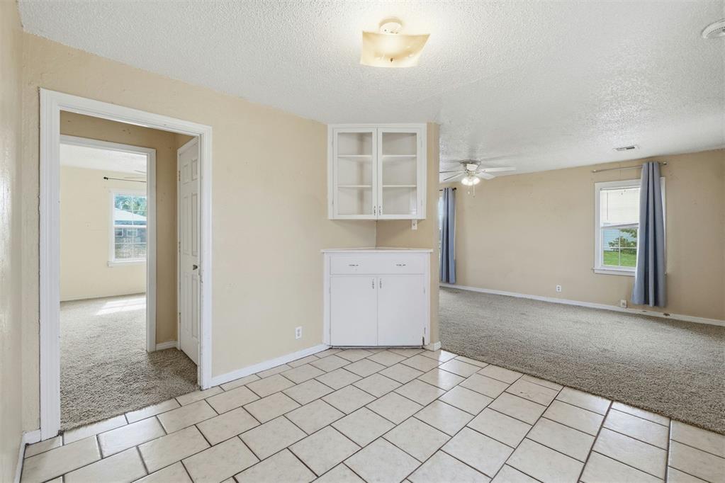 1021 E Walnut Street Property Photo 7