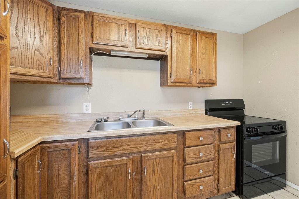 1021 E Walnut Street Property Photo 11