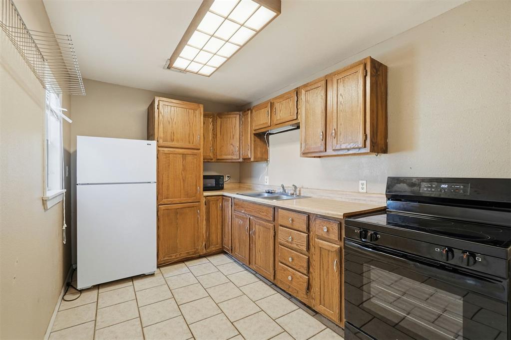 1021 E Walnut Street Property Photo 12