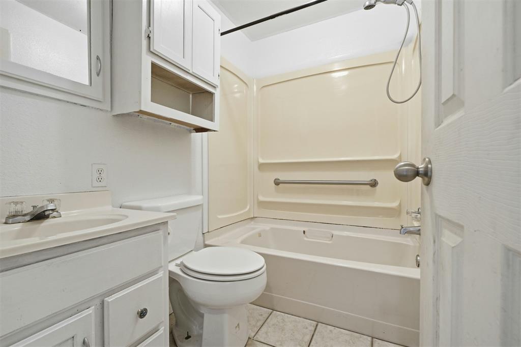 1021 E Walnut Street Property Photo 16