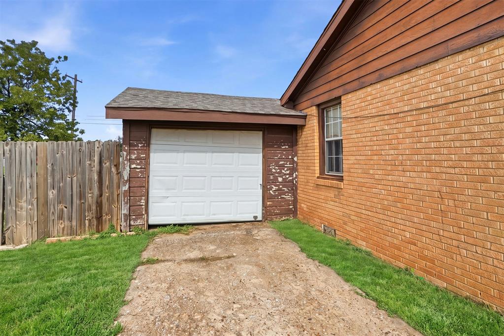 1021 E Walnut Street Property Photo 21