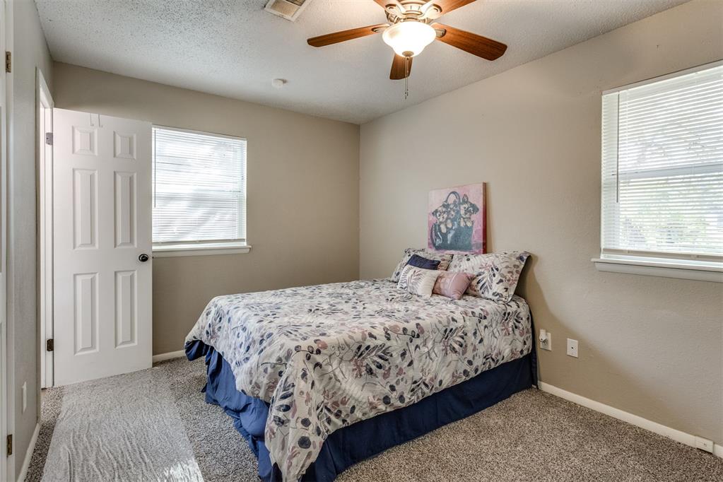 1209 N Christine Drive Property Photo 4