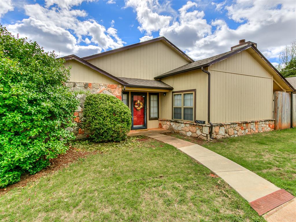 13921 Crossing Way W Property Photo 1