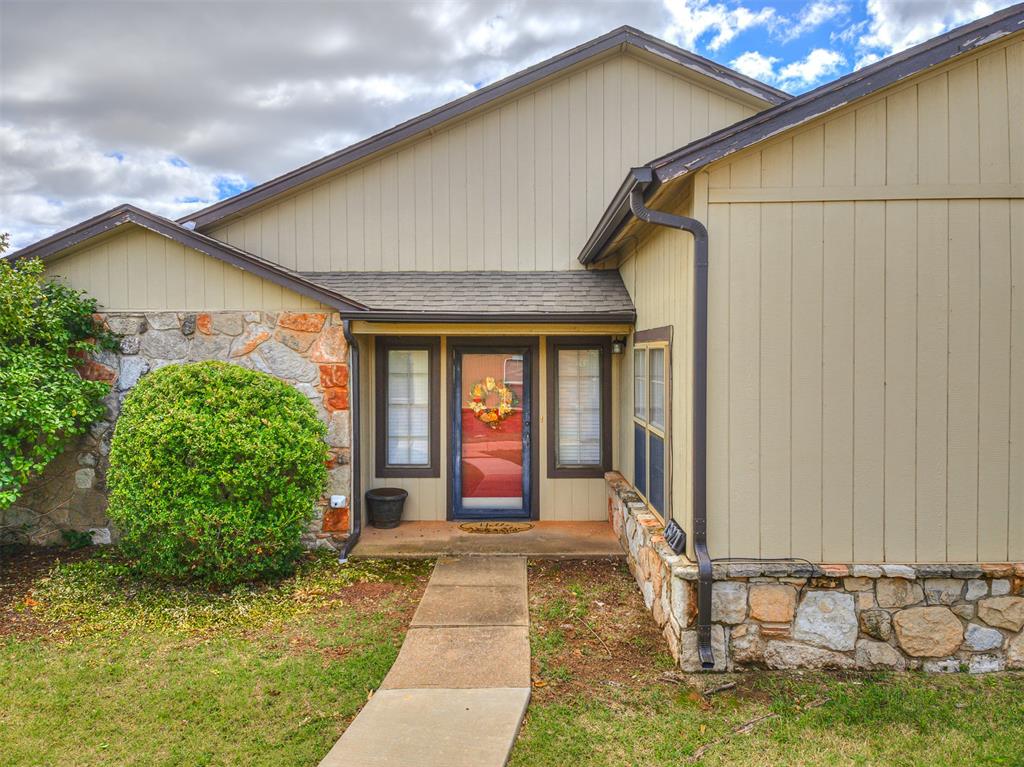 13921 Crossing Way W Property Photo 3