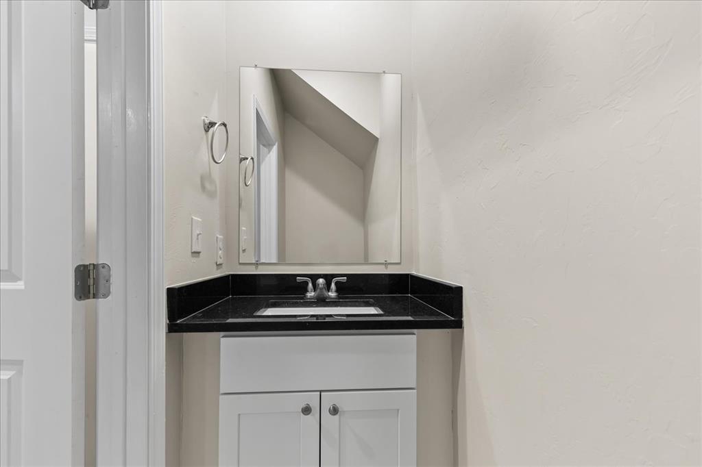 229 E Abbot Lane Property Photo 4