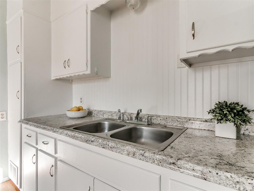 117 W Clegern Avenue Property Photo 3