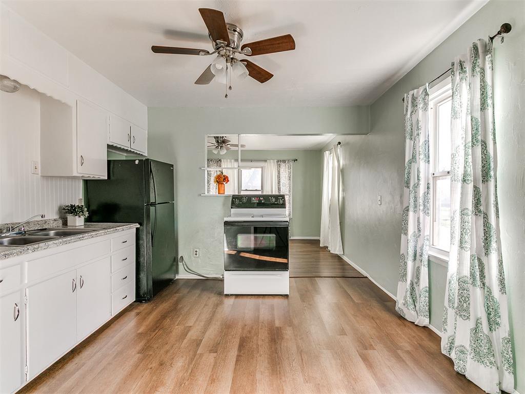 117 W Clegern Avenue Property Photo 4