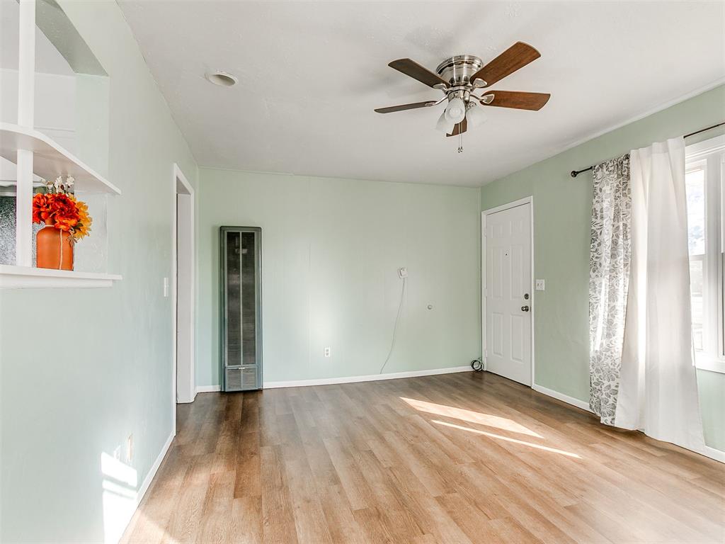 117 W Clegern Avenue Property Photo 7