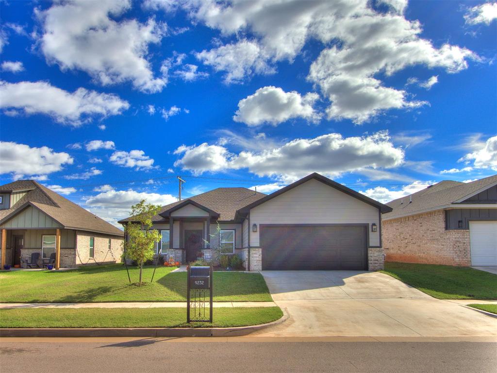 9232 Nw 144th Place Property Photo 3
