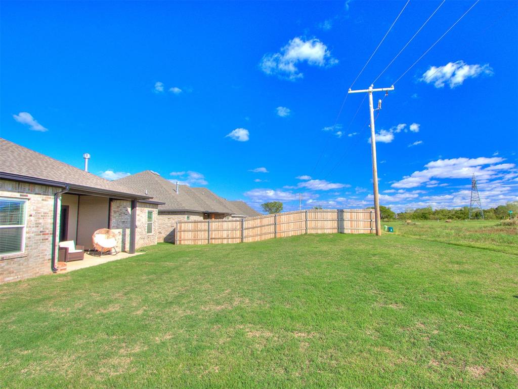 9232 Nw 144th Place Property Photo 37