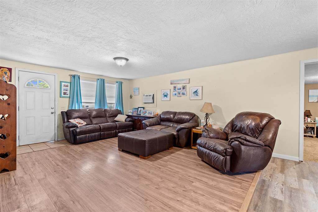 406 S Maple Street Property Photo 4