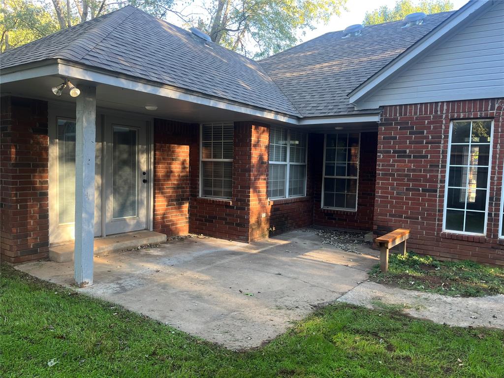 705 Copperfield Court Property Photo 8