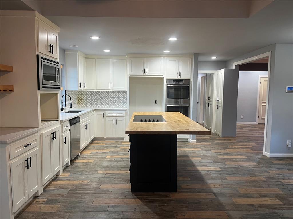705 Copperfield Court Property Photo 21