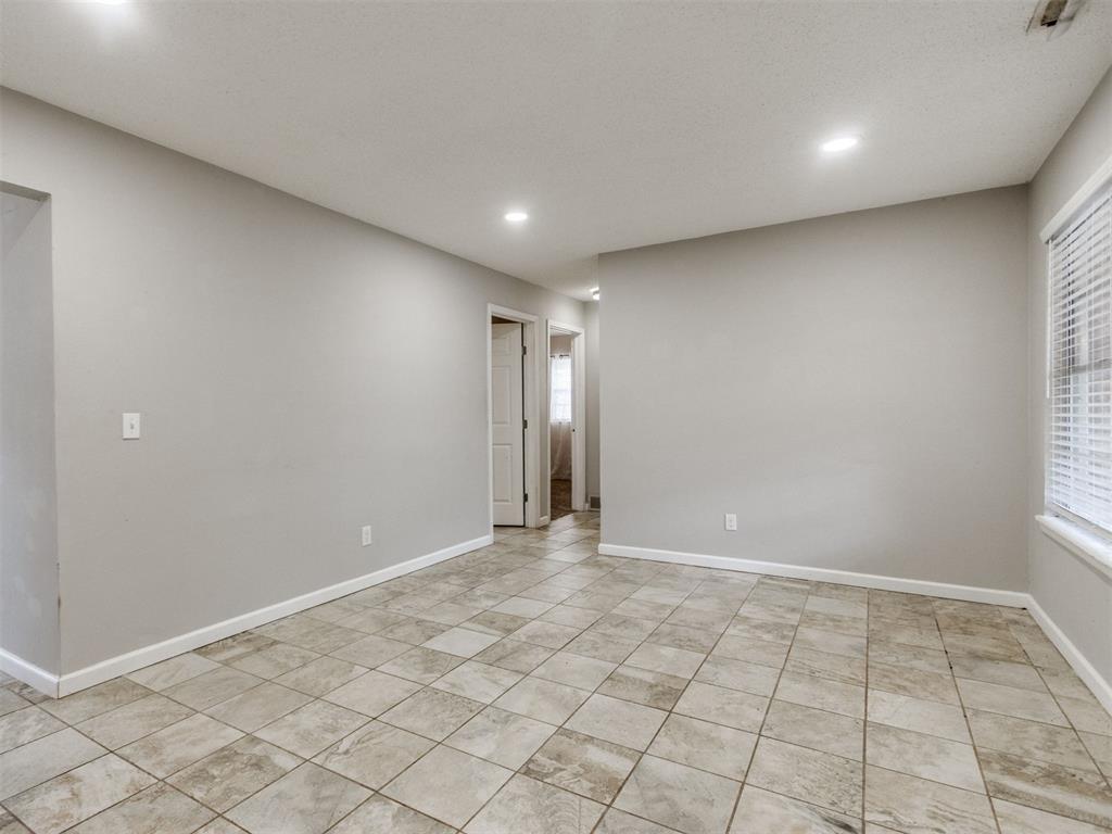 1100 Shalimar Drive Property Photo 9
