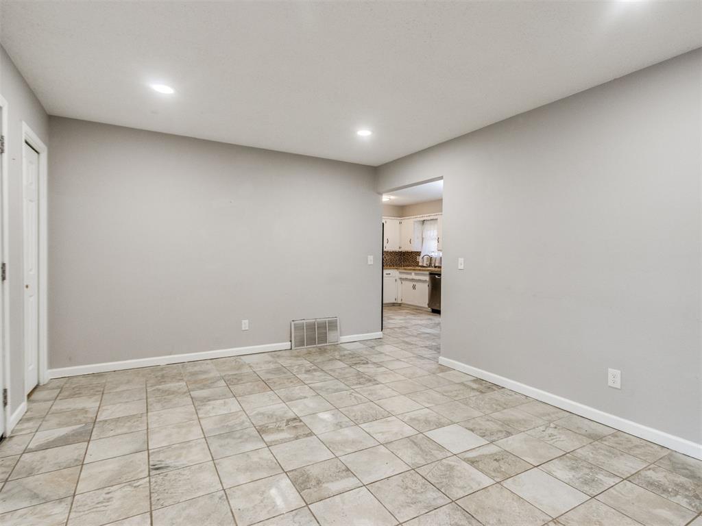 1100 Shalimar Drive Property Photo 12