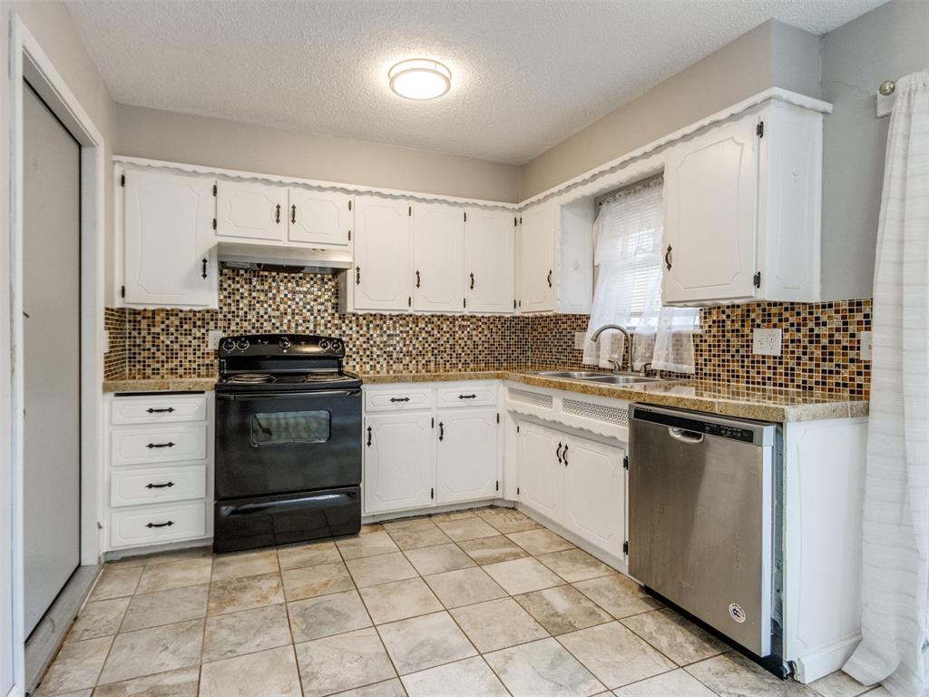 1100 Shalimar Drive Property Photo 17
