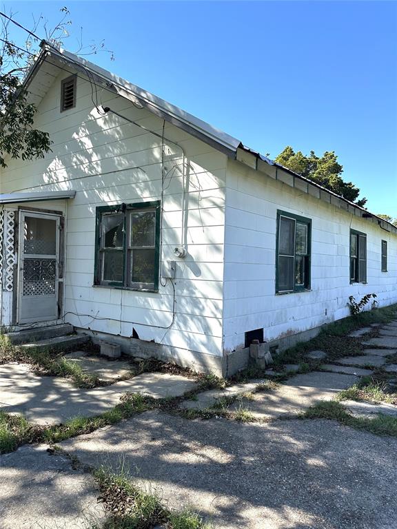 808 S Oak Property Photo 19