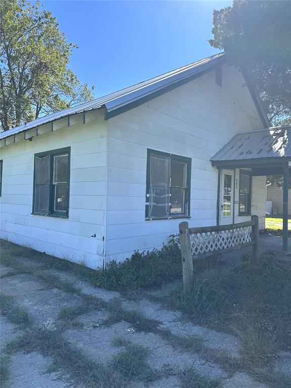 808 S Oak Property Photo 21