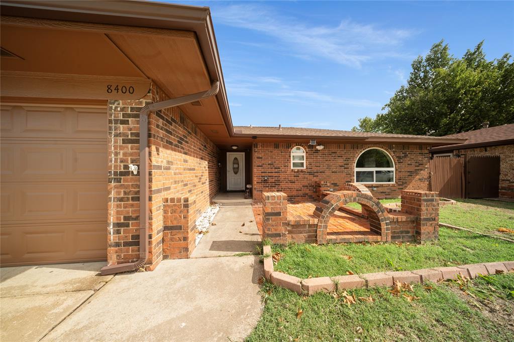 8400 S Villa Avenue Property Photo 1