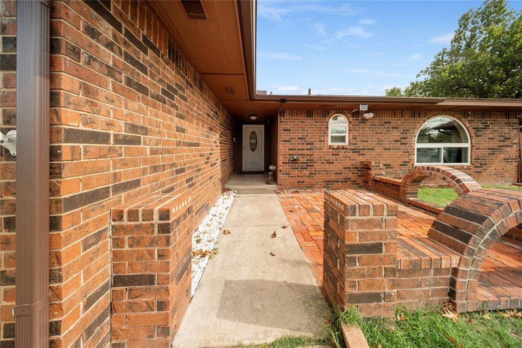 8400 S Villa Avenue Property Photo 2