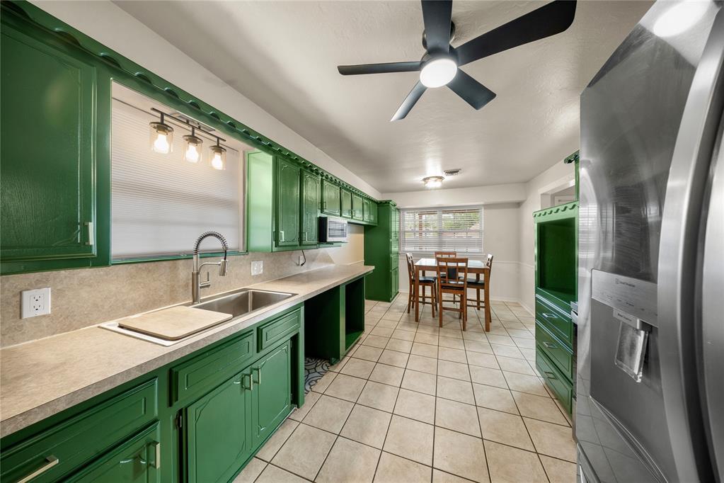 8400 S Villa Avenue Property Photo 5