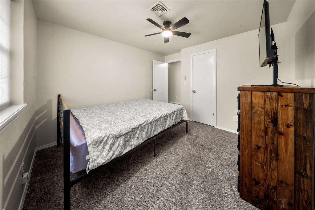 8400 S Villa Avenue Property Photo 11