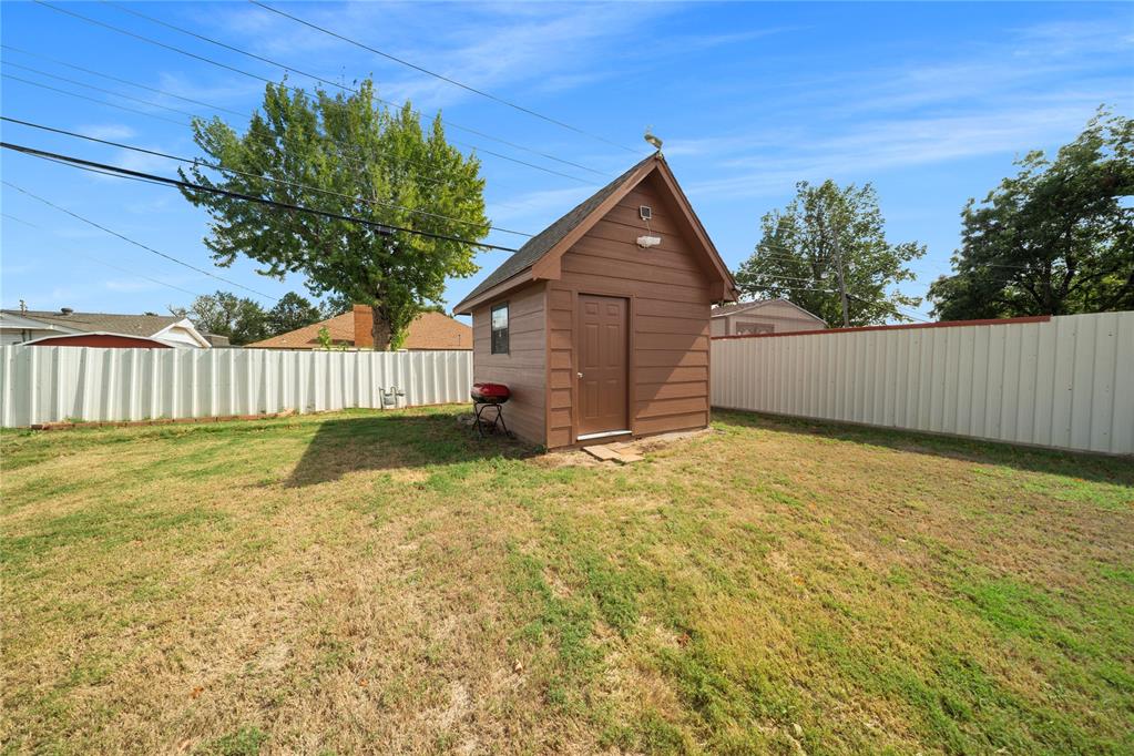 8400 S Villa Avenue Property Photo 16