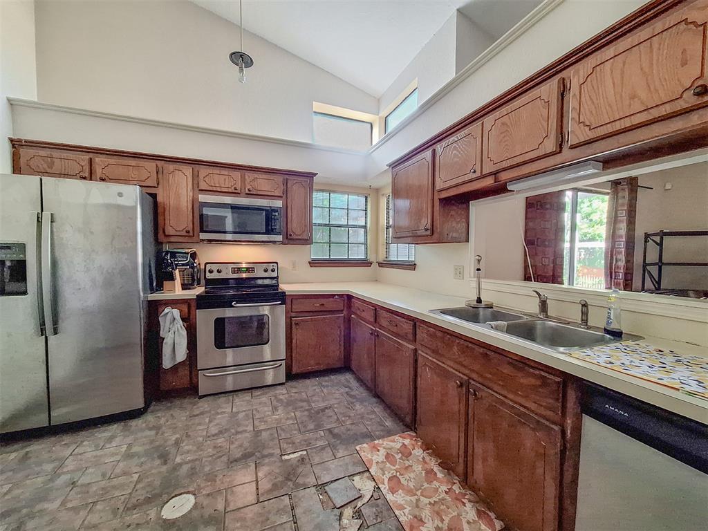 12817 Westcourt Property Photo 5