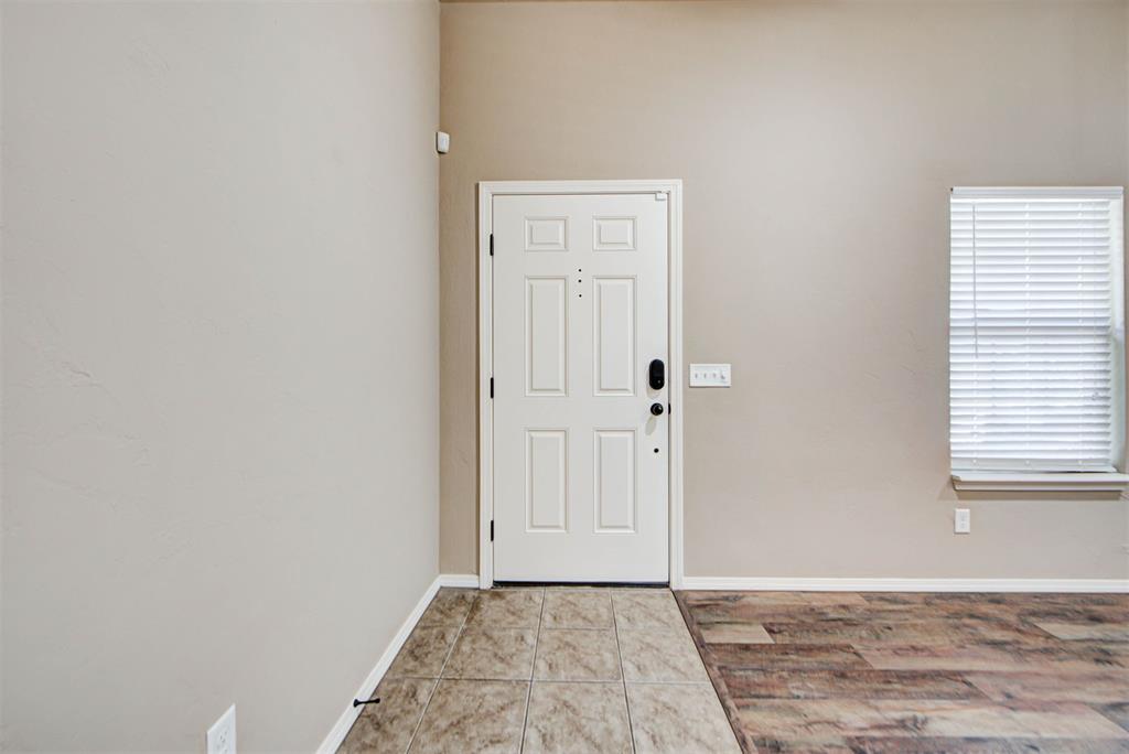2709 Nw 186th Street Property Photo 4
