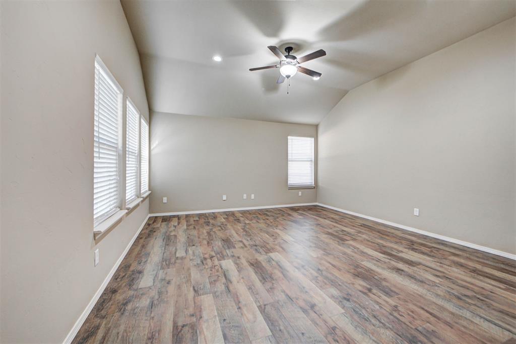 2709 Nw 186th Street Property Photo 5