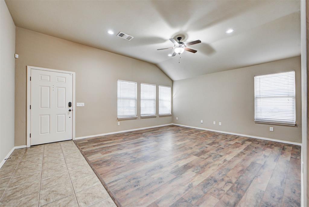 2709 Nw 186th Street Property Photo 7