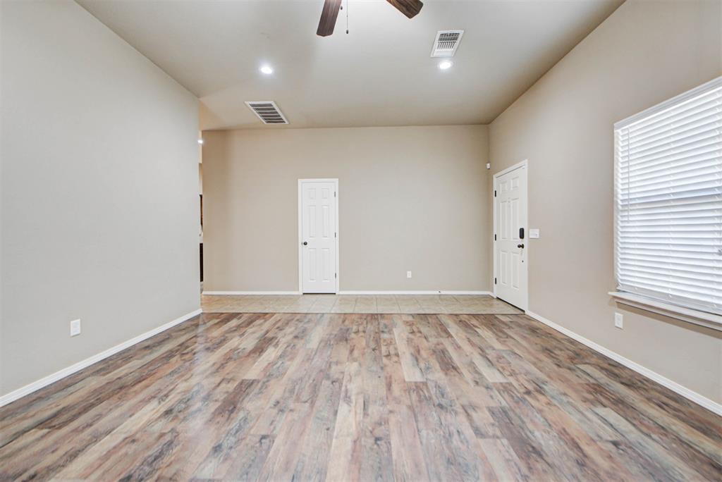 2709 Nw 186th Street Property Photo 9