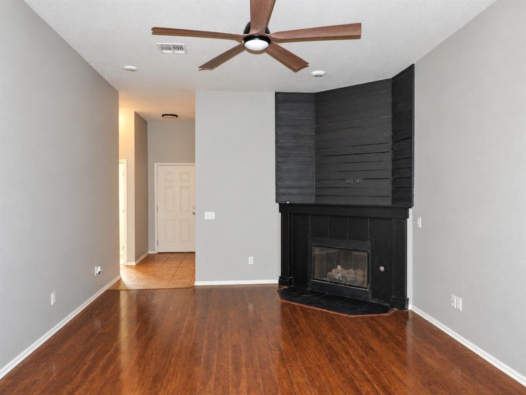 4405 Apple Blossom Circle Property Photo 4