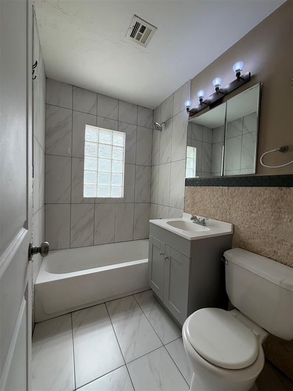 3228 Nw 45th Street Property Photo 10