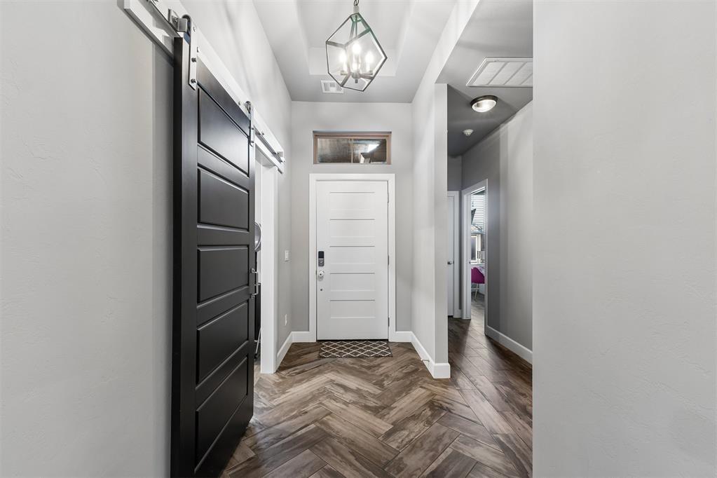 17105 Barcelona Drive Property Photo 3