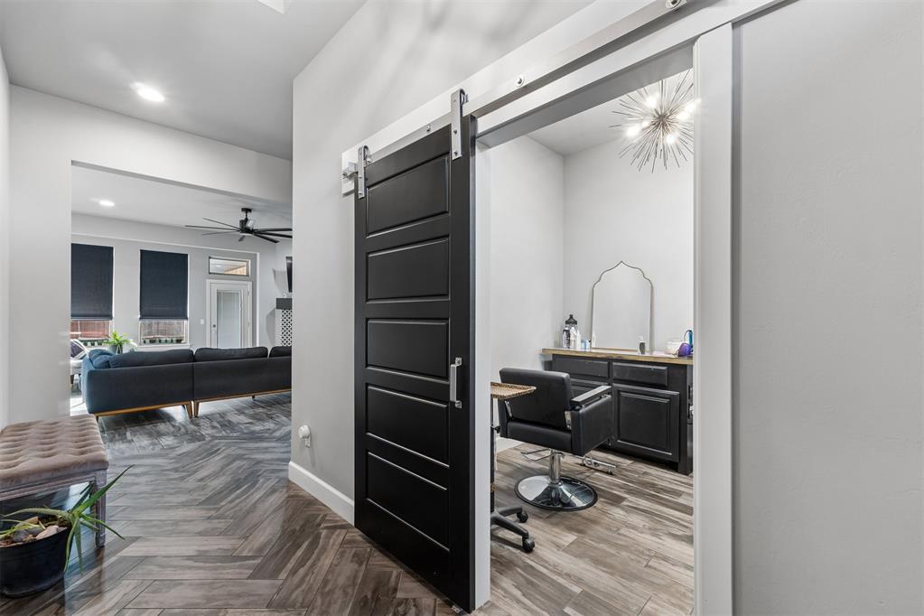 17105 Barcelona Drive Property Photo 4