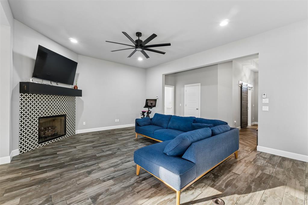 17105 Barcelona Drive Property Photo 5