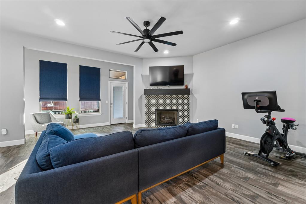 17105 Barcelona Drive Property Photo 6
