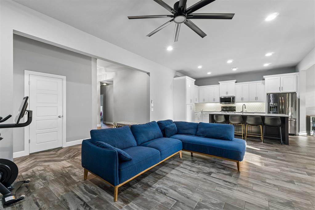 17105 Barcelona Drive Property Photo 7