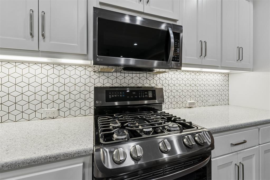 17105 Barcelona Drive Property Photo 11