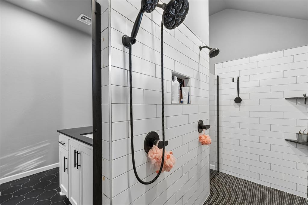 17105 Barcelona Drive Property Photo 18