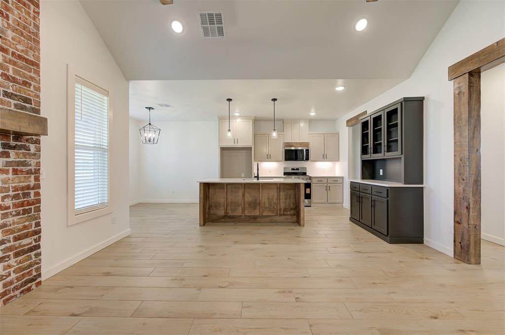 1801 Zainab Lane Property Photo 8