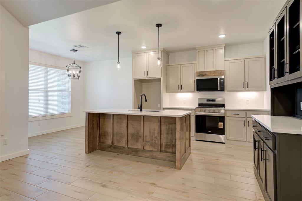1801 Zainab Lane Property Photo 11