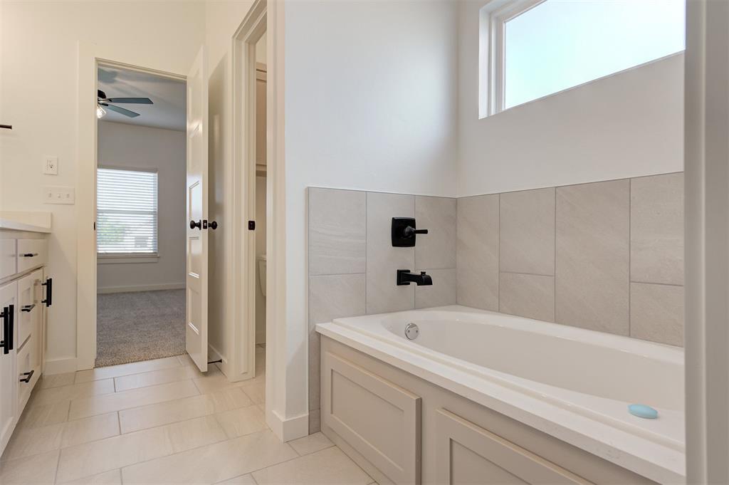 1801 Zainab Lane Property Photo 21