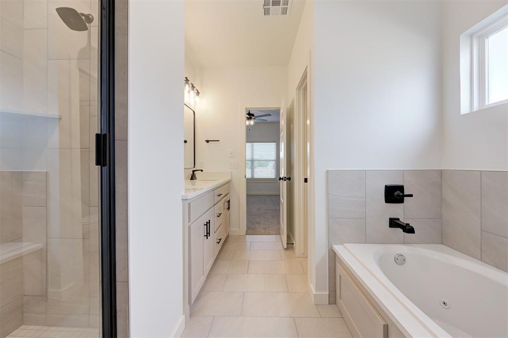 1801 Zainab Lane Property Photo 22