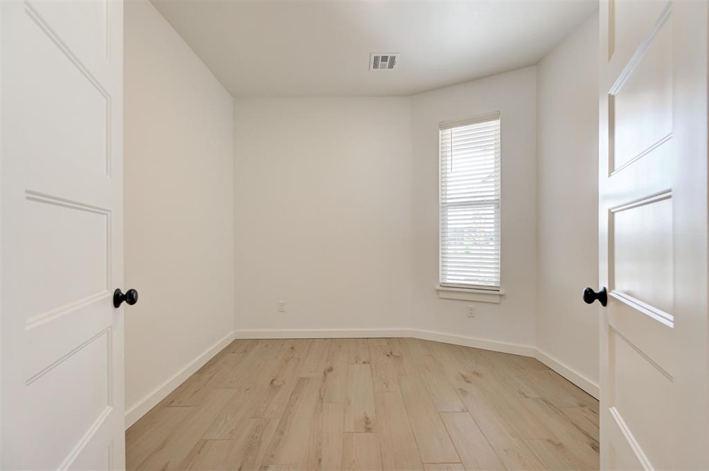 1801 Zainab Lane Property Photo 24