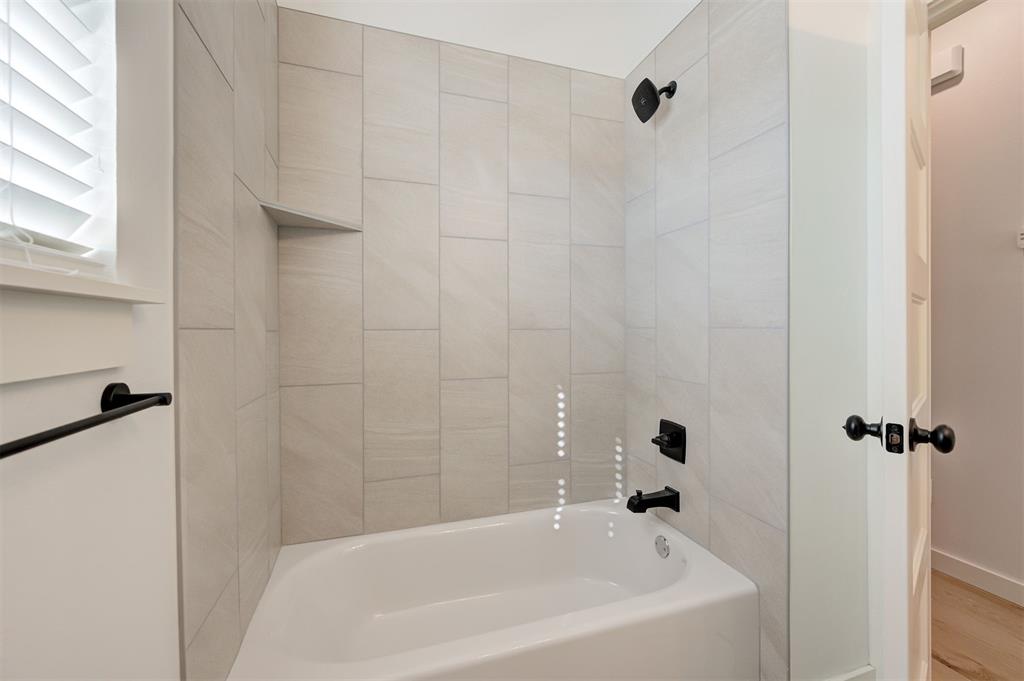 1801 Zainab Lane Property Photo 29