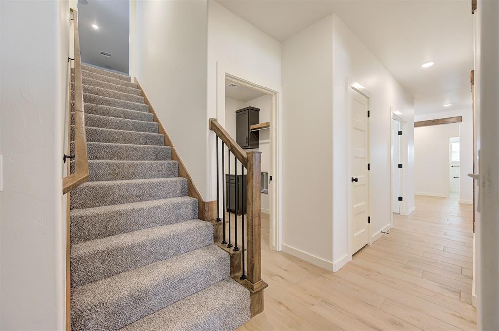 1801 Zainab Lane Property Photo 33