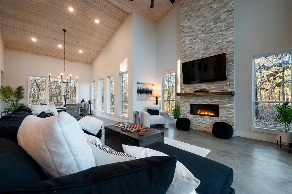 136 Woodland Lakes Trail Property Photo 16
