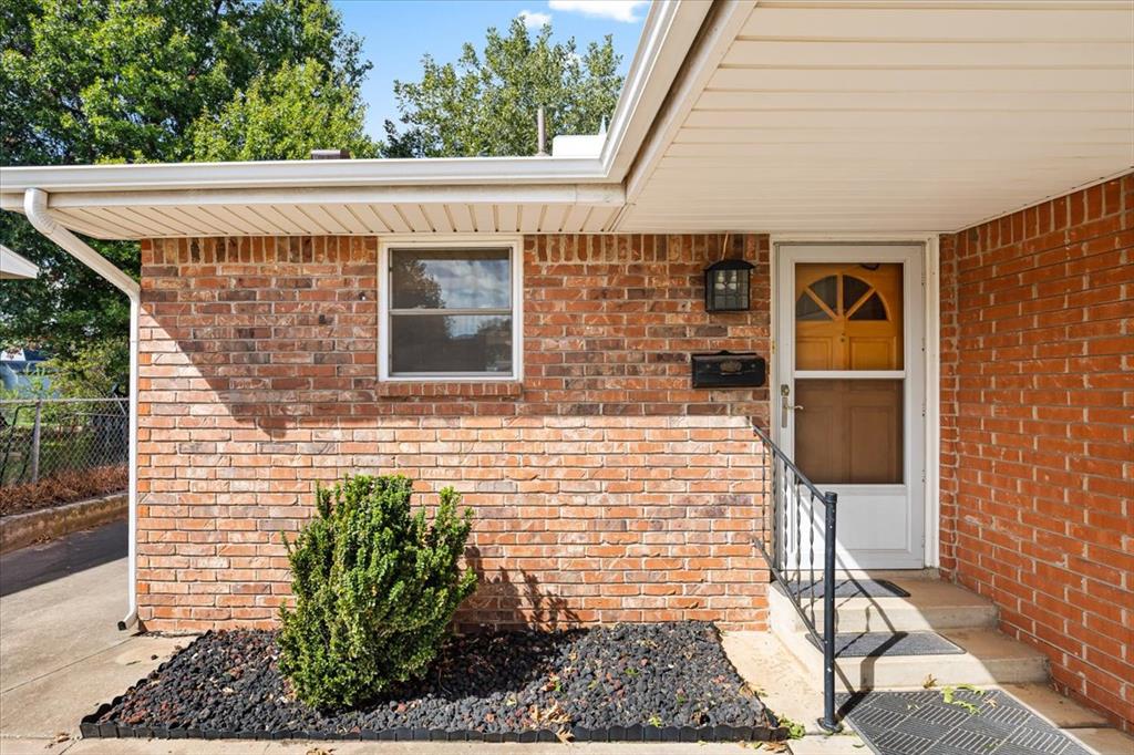 400 Cherokee Lane Property Photo 1